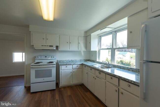 Foto del edificio - 413 S Lawrence St