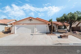 Building Photo - 6352 Vicuna Dr