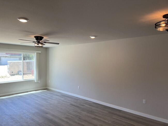 Building Photo - 1244 Salem Dr