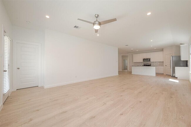 Building Photo - 1223 Ricasoli Dr