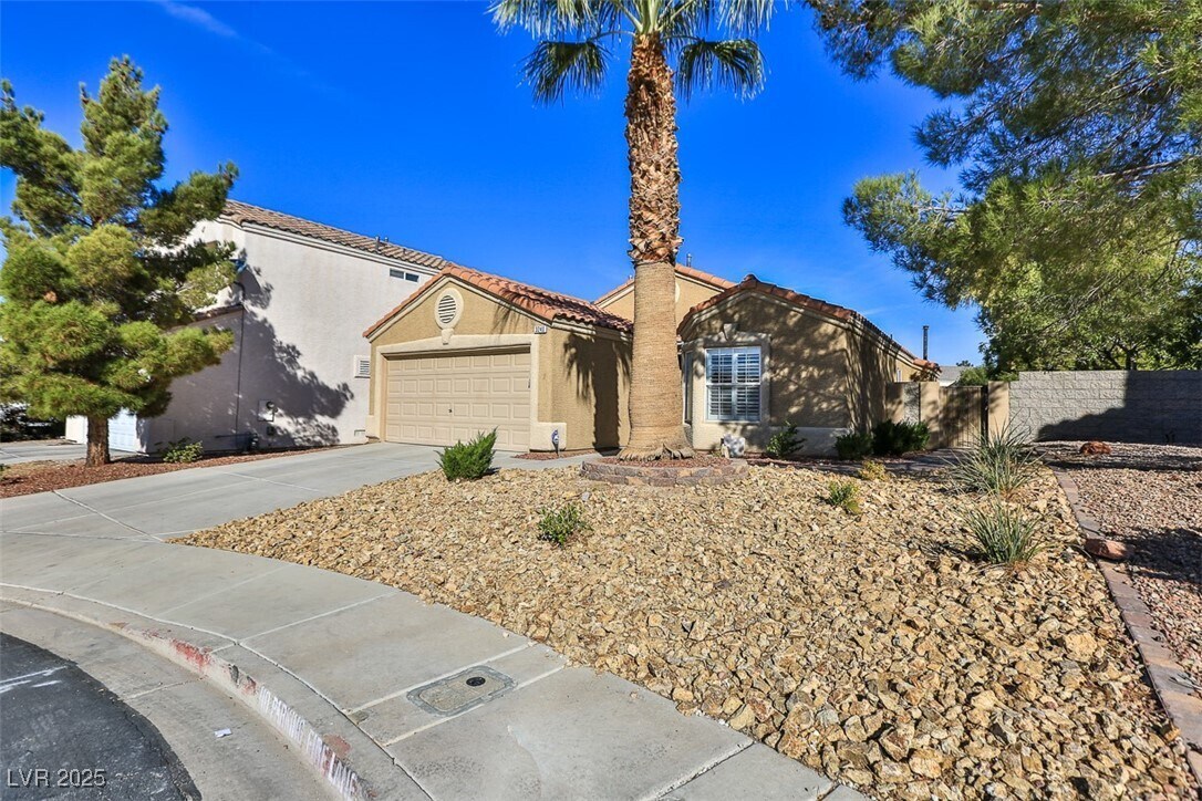Foto principal - 3240 Peaceful Shadows Ct
