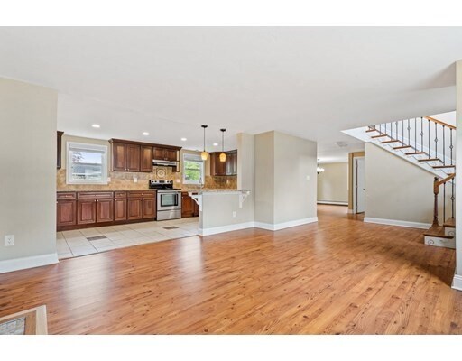Primary Photo - 31 Wethersfield Rd