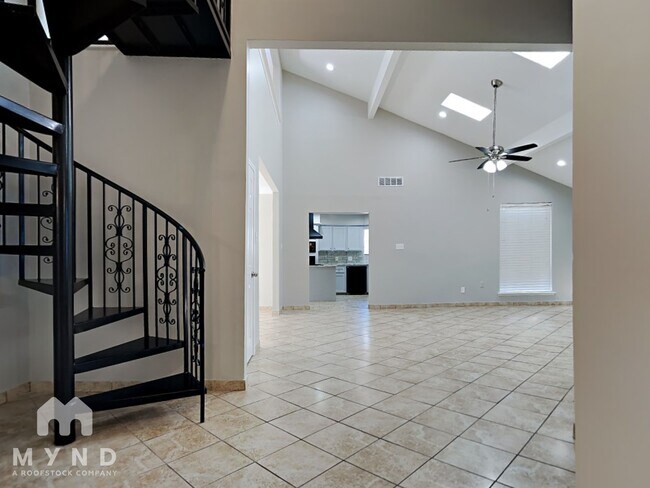 Foto del edificio - 14923 Walters Rd