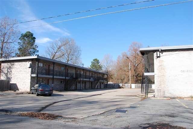 Primary Photo - Chateau Place Apartments