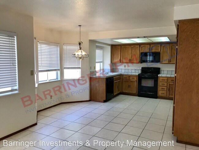 Building Photo - 3 br, 2.5 bath House - 1902 Woodcrest Ct