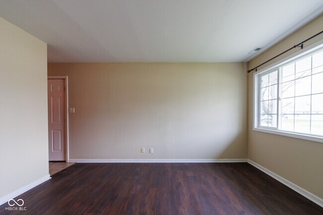 Foto del edificio - 4929 Katherine Dr