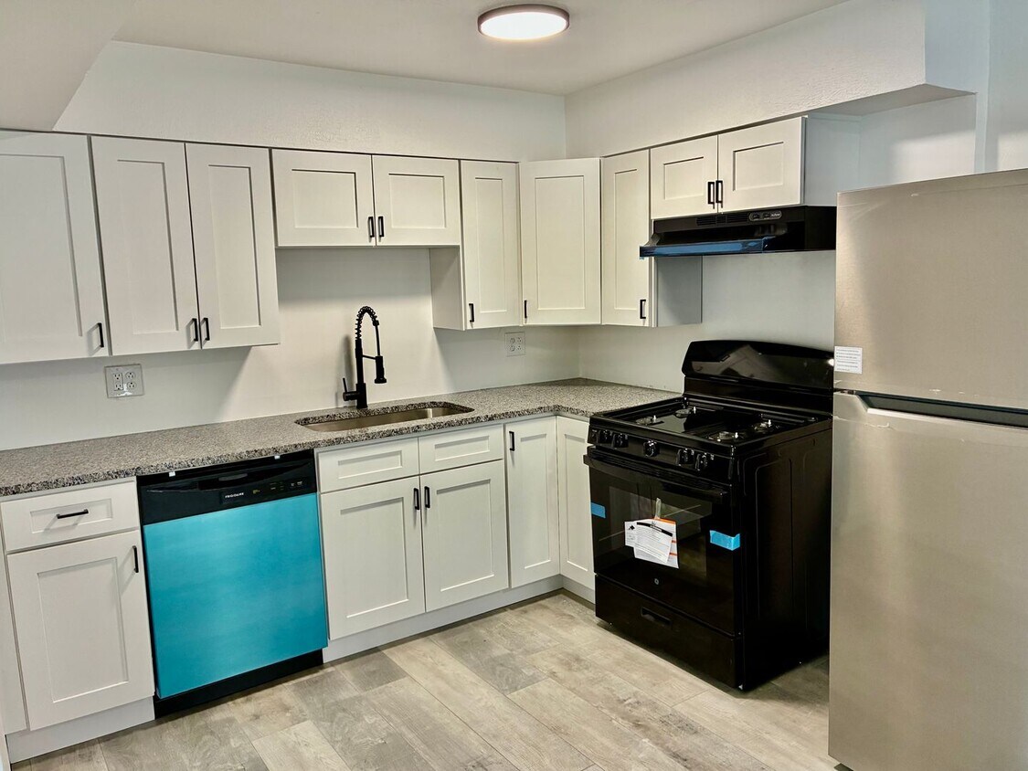 Primary Photo - 4632 Friendship Ave