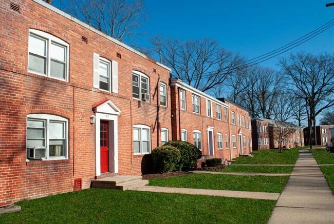 Building Photo - Essex Village & Marlyn Gardens Apartments
