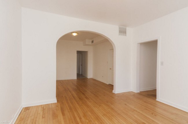 Foto del edificio - 3229 W Dickens Ave