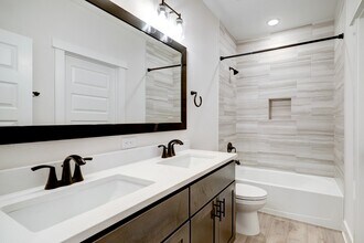 Building Photo - 3105 Somerset Levens Ln
