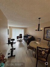 Building Photo - 2226 N Cypress Bend Dr