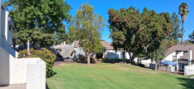 Foto del edificio - 1437 Robin Ln