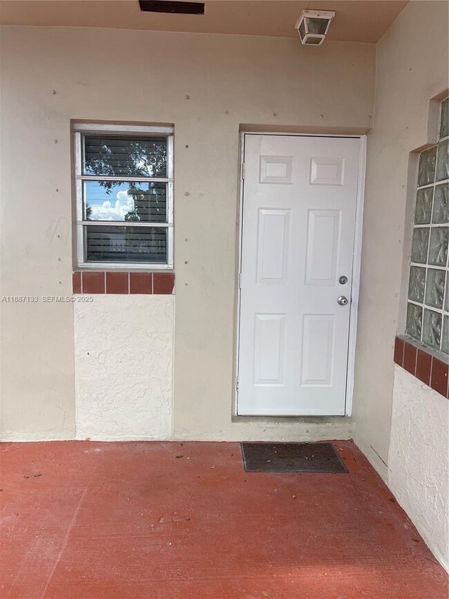 Building Photo - 10315 SW 35th St