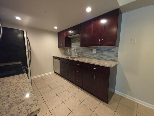 Building Photo - 1675 Kiowa Cir