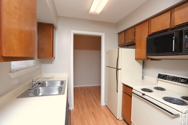 Kitchen - Breckinridge Vue