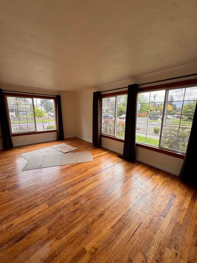 Foto del edificio - Warm and Welcoming 4bed/2 bath in beautiful Corvallis!