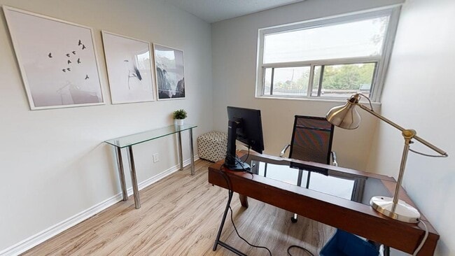 Building Photo - 860 Blackthorne