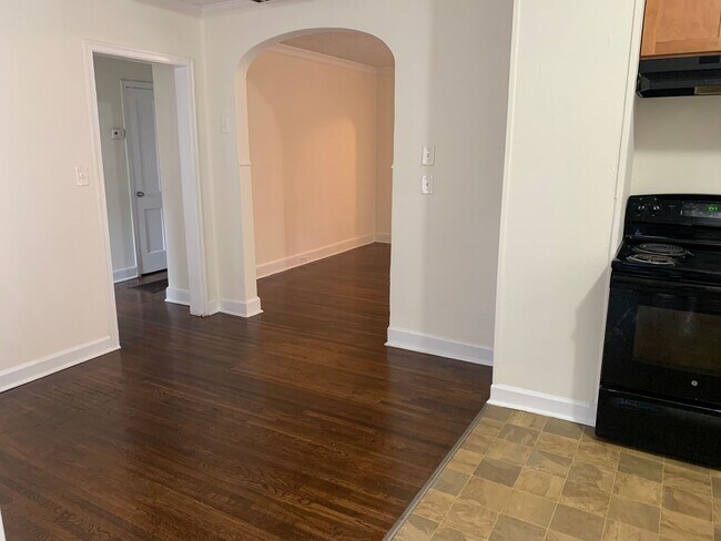 Foto del edificio - Charming Two Bedroom Home in Enderly Park!