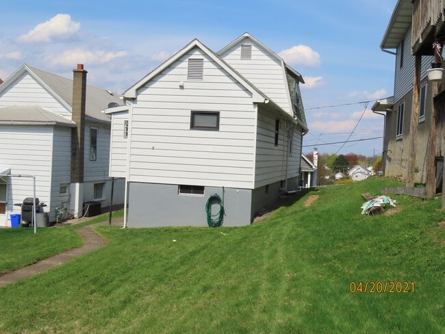 Patio trasero - 307 Center St