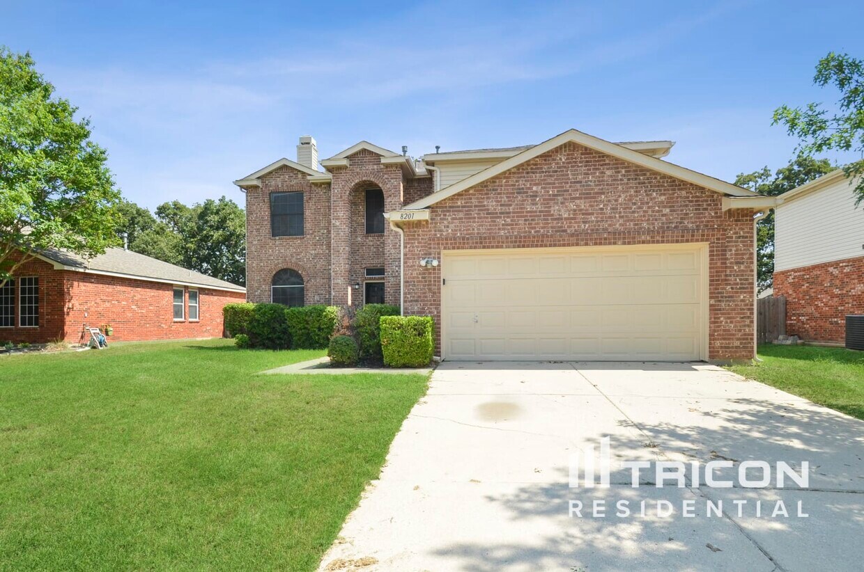Primary Photo - 8201 Swan Park Drive Denton TX