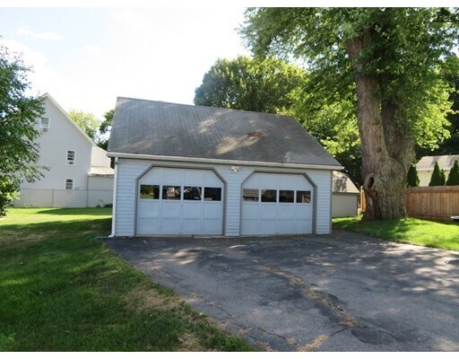 Building Photo - 136 Chestnut St