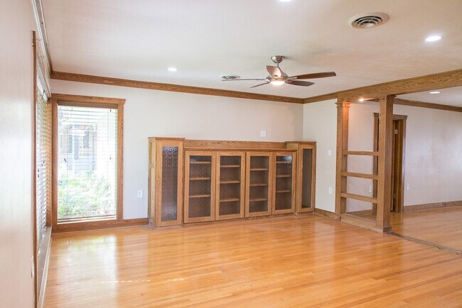 Building Photo - 9010 Linkmeadow Ln