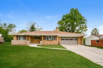 Building Photo - 610 Marview Terrace