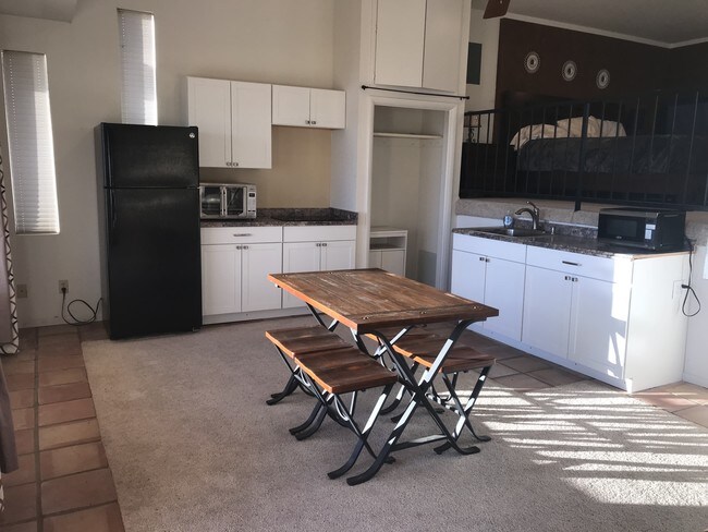 Foto del edificio - 2155 Whitewater Dr