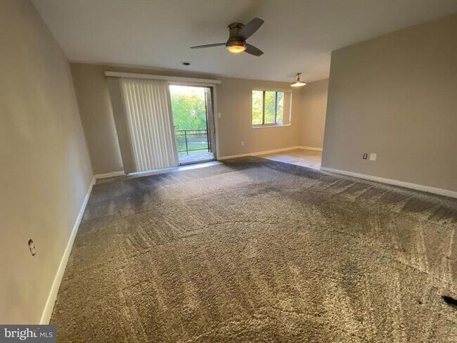 Foto del edificio - 10424 Rockville Pike