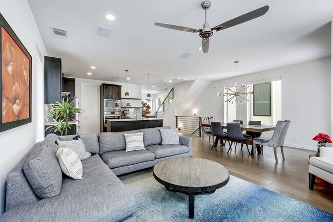 Foto del edificio - South Austin 3x3.5 Townhome @Bluebonnet Lane