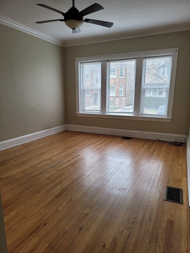 Building Photo - 4849 W Belden St