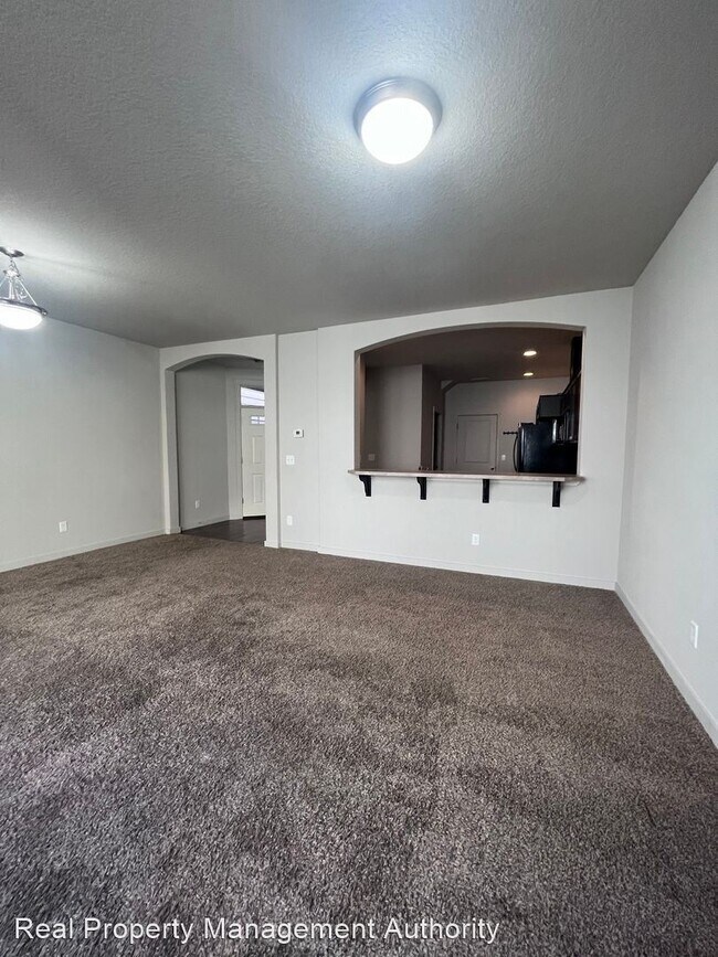 Foto del edificio - 3 br, 2.5 bath House - 13104 NE 25th St