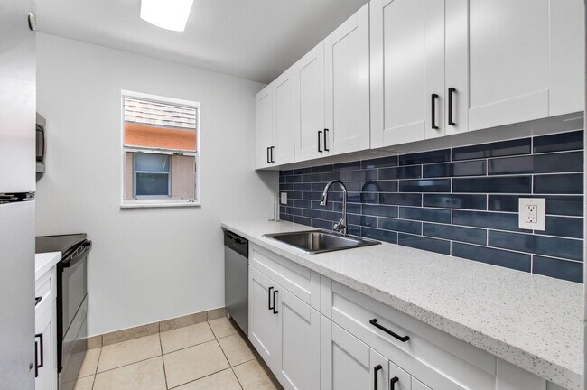 Foto del edificio - 450 SW 2nd Ave