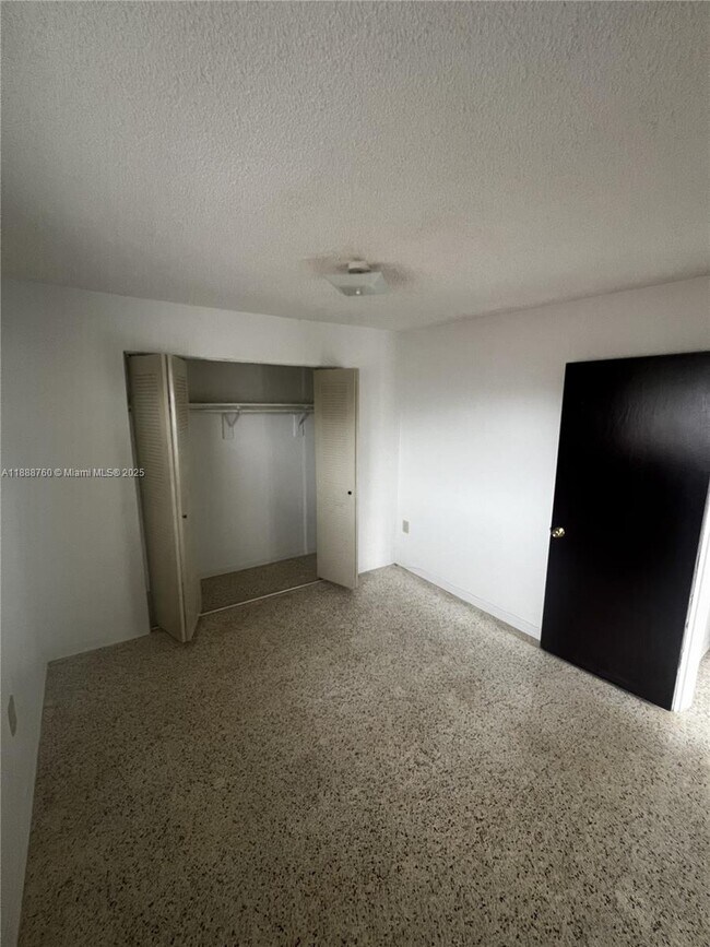 Foto del edificio - 619 SW 11th Ave