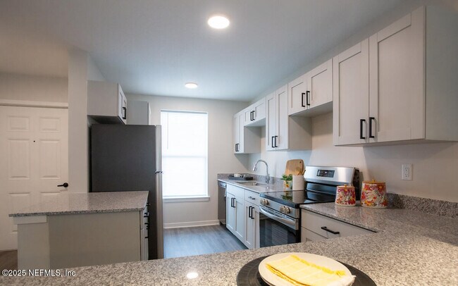 Foto del edificio - 10109 Old St Augustine Rd