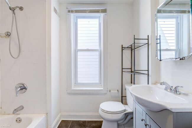 Building Photo - 5 br, 2 bath House - 1737 MONUMENT ST