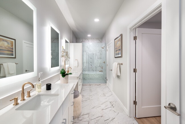 A2 Ensuite - Thirty One Eleven Sunset