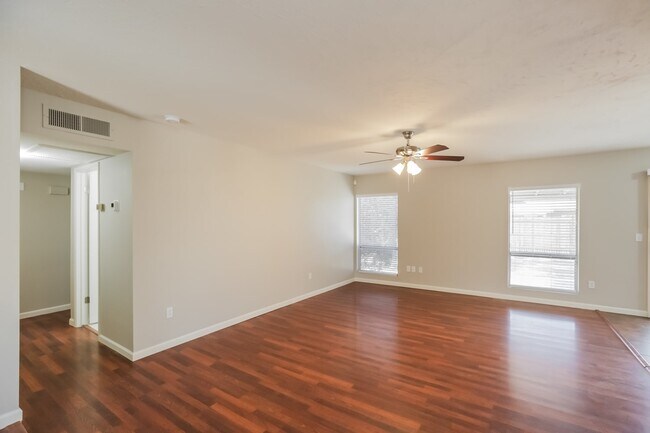 Foto del edificio - 3428 S Westfall Avenue