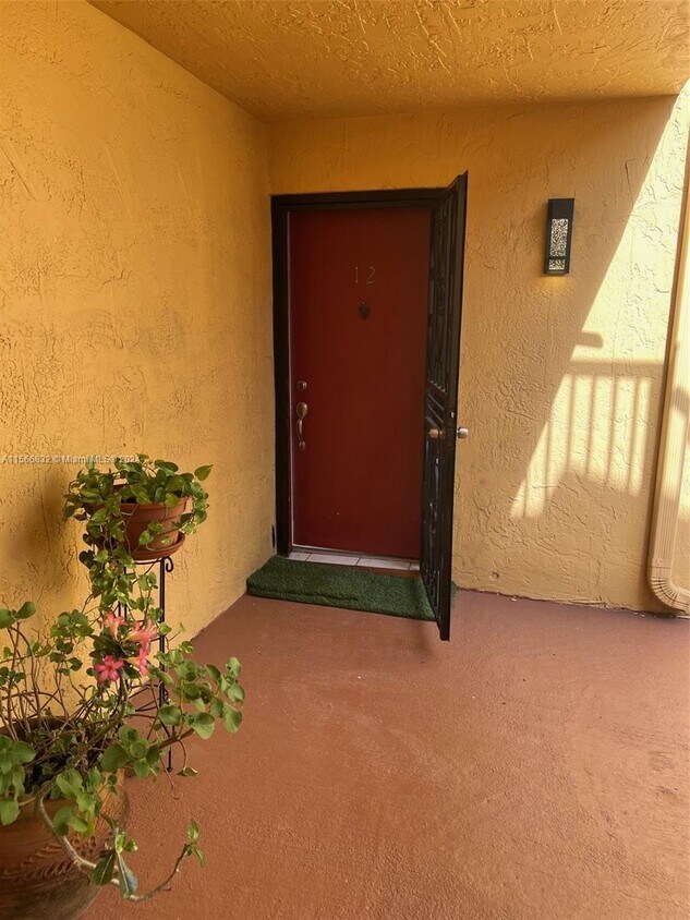 Primary Photo - 10895 NW 7th St