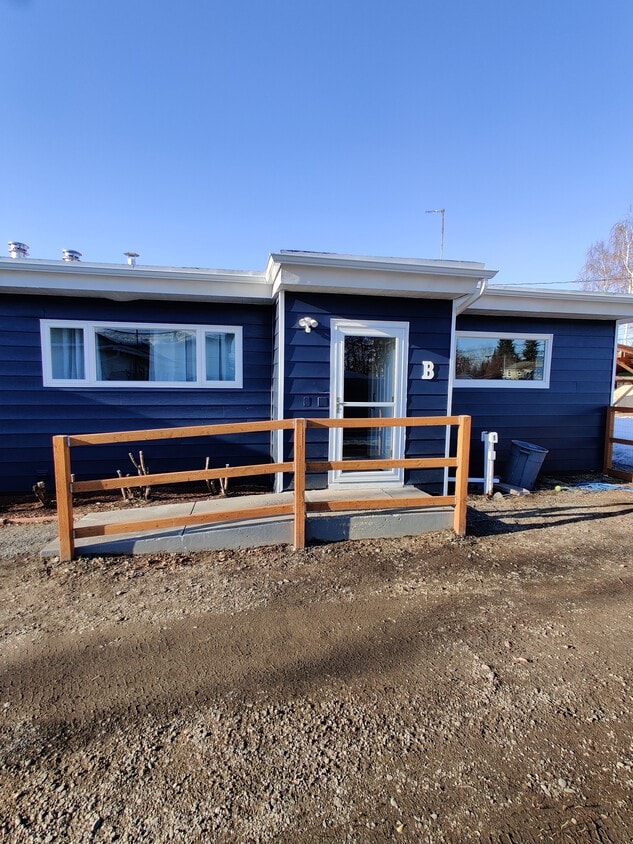 Foto principal - 704 Stewart St