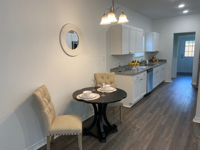 Building Photo - 24029 Wildwood Rd