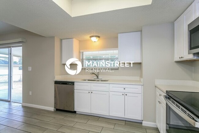 Building Photo - 4 Bedroom Pet-Friendly Home in Spring Hill...