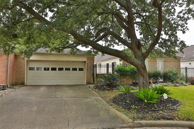 Foto del edificio - 4037 Heathersage Dr