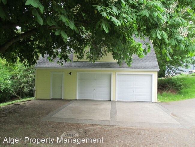 Building Photo - 3 br, 2 bath House - 11060 N. Madison Ave. NE