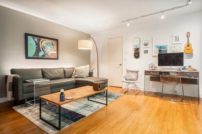 Foto del edificio - 441 Raymond Ave