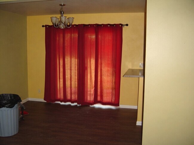Foto del edificio - 2445 Rancho Rd