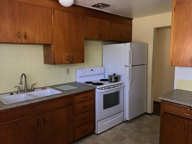 Kitchen - 12313 35th Ave NE