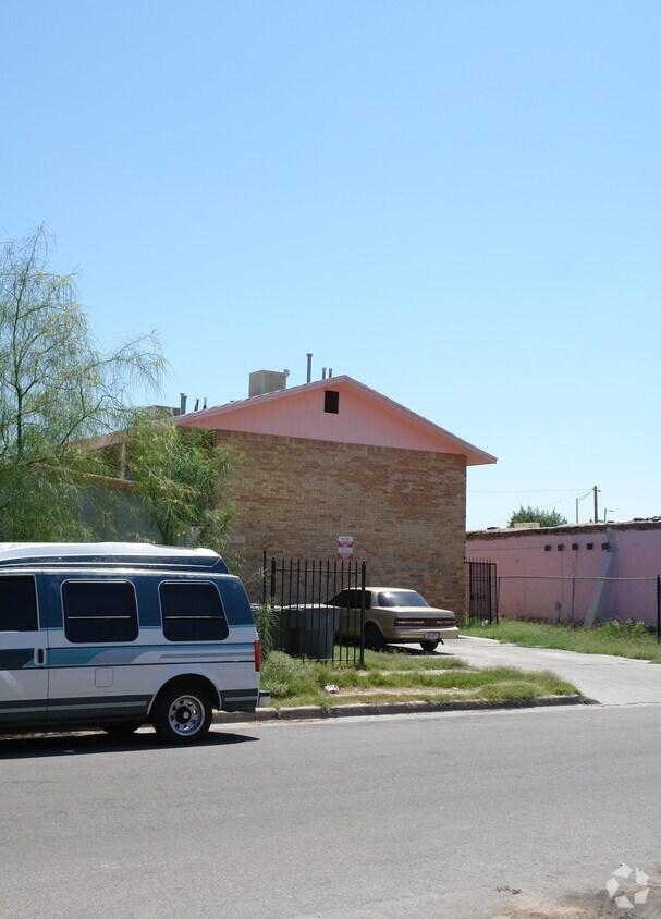 Building Photo - 1010 S St Vrain St