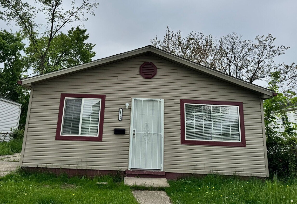 Foto principal - 7200 Edgeton St