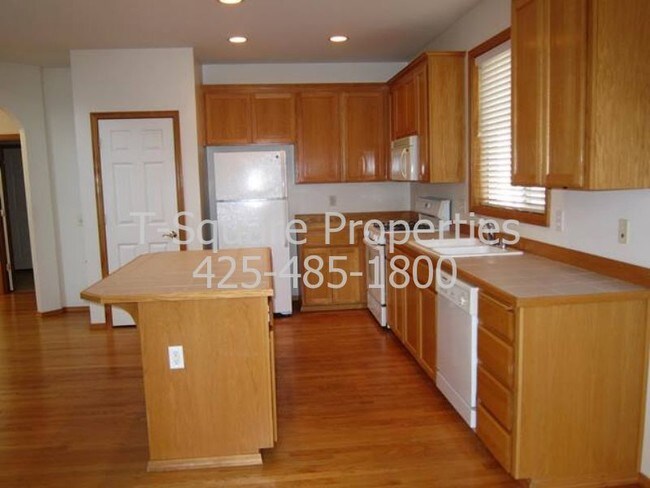 Building Photo - 919 183rd Pl SE
